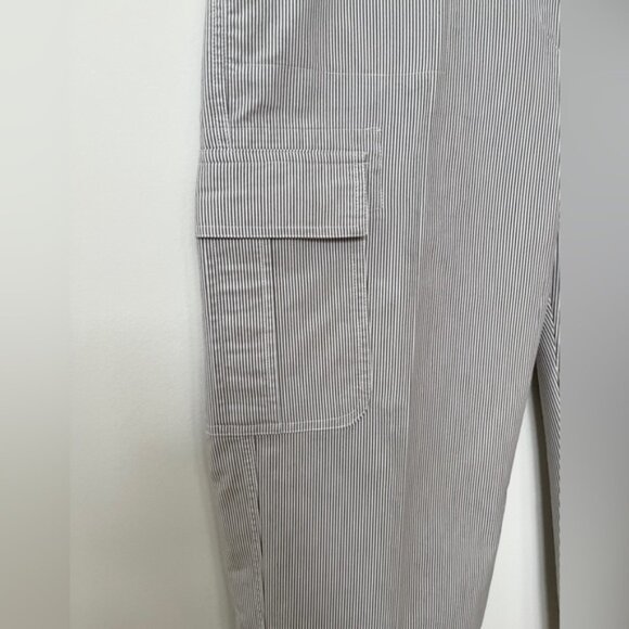 Julie Mitchell Conductor Stripe Grey White Cargo Cropped Pants Vacation Travel - Picture 3 of 13